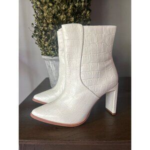 KAANAS Chicago Ivory Distressed Snake Embossed Bootie Womens Size 5